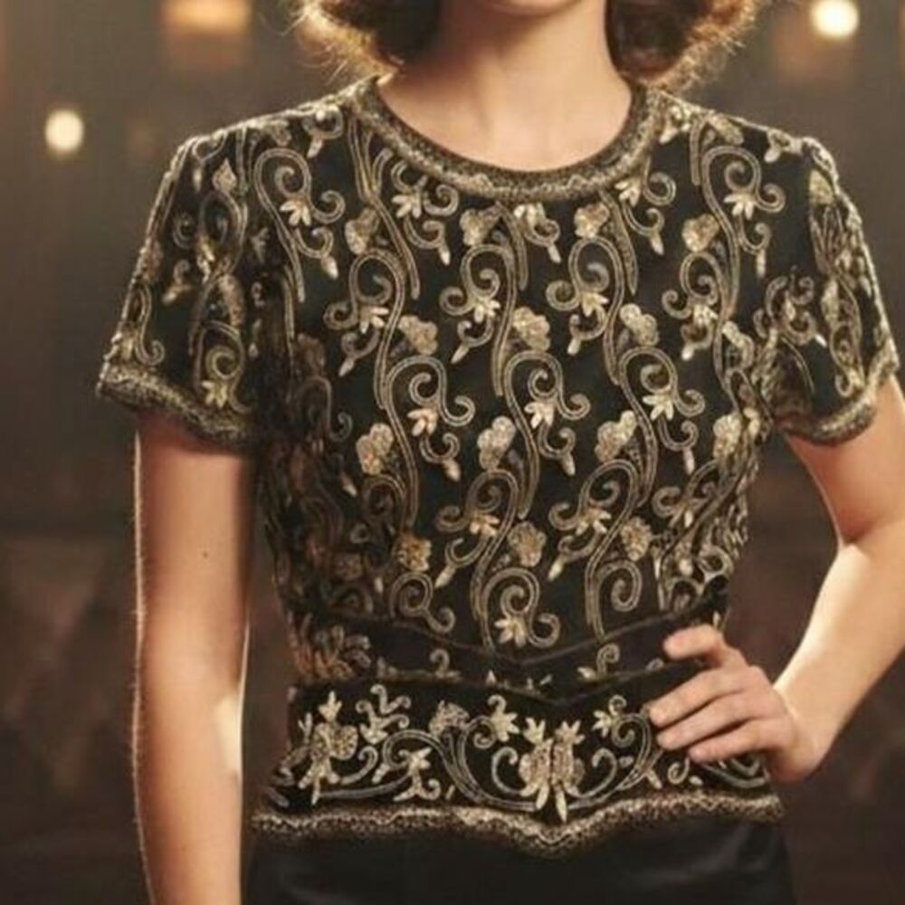 Medium VINTAGE BEADED silk shell. short sleeves. glam party 90,s
